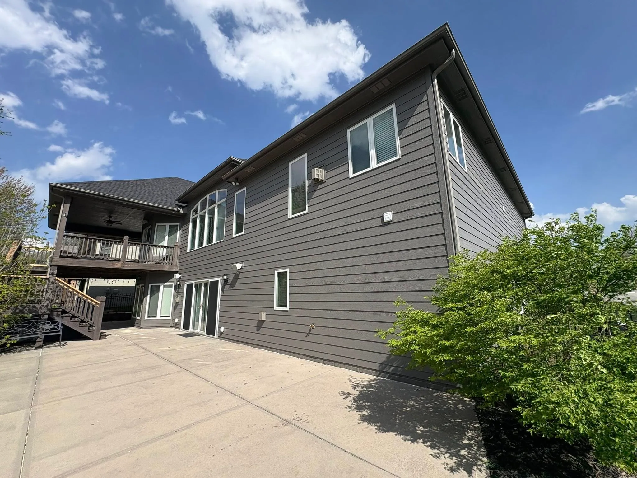 Seamless 6-inch gutter installation - Bellevue